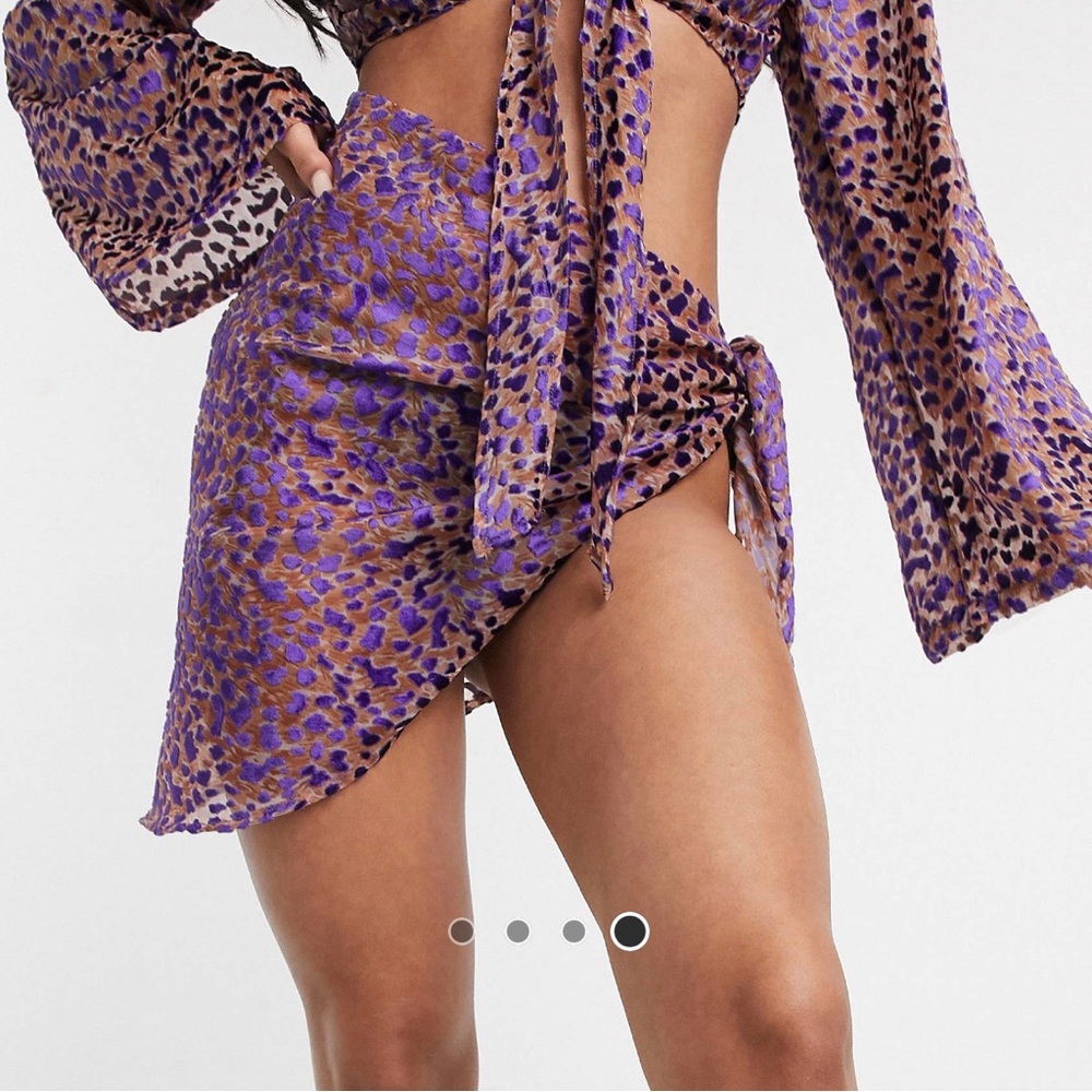 Asos design tie waist leopard print sarong in purple burnout - Picture 4 of 5